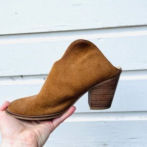 Suede mule
